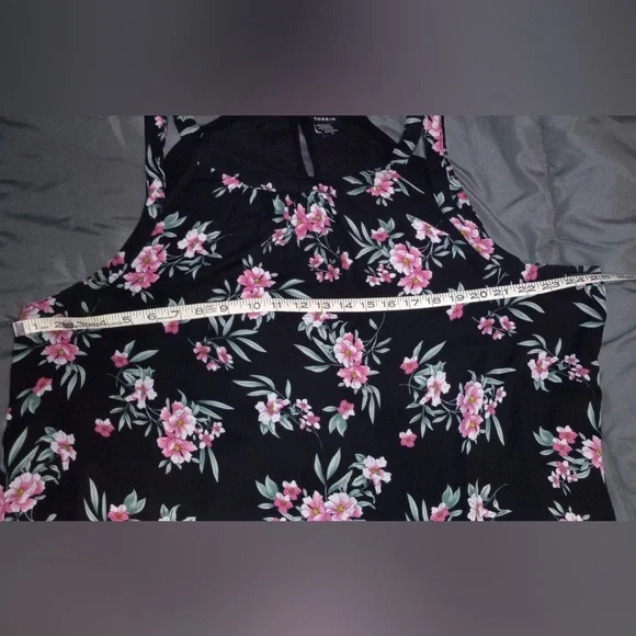 🔥Host Pick🔥 NWOT Torrid Floral Woven Knit Tank Sz 2 - Picture 7 of 8